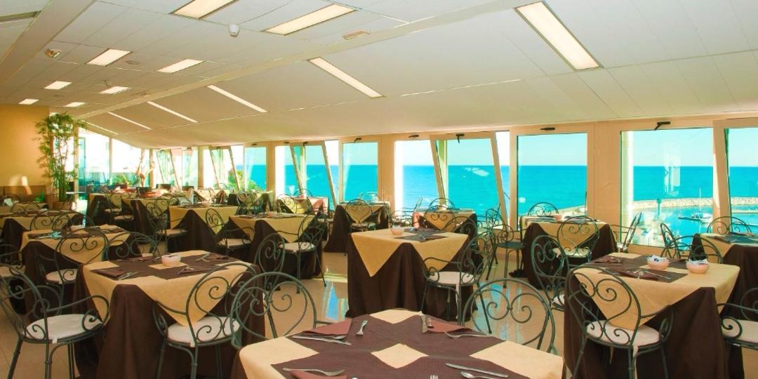 Hotel Borgo Marina Rodi Garganico Bagian luar foto