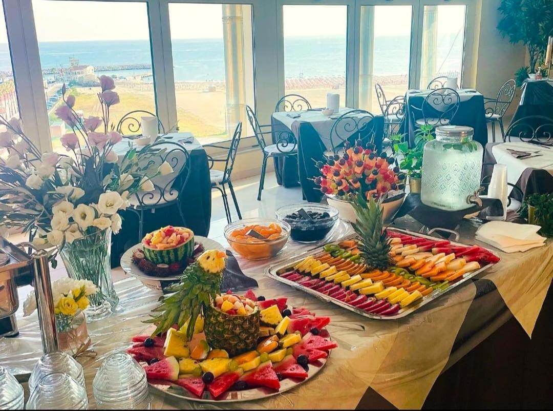 Hotel Borgo Marina Rodi Garganico Bagian luar foto