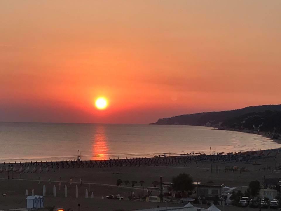 Hotel Borgo Marina Rodi Garganico Bagian luar foto