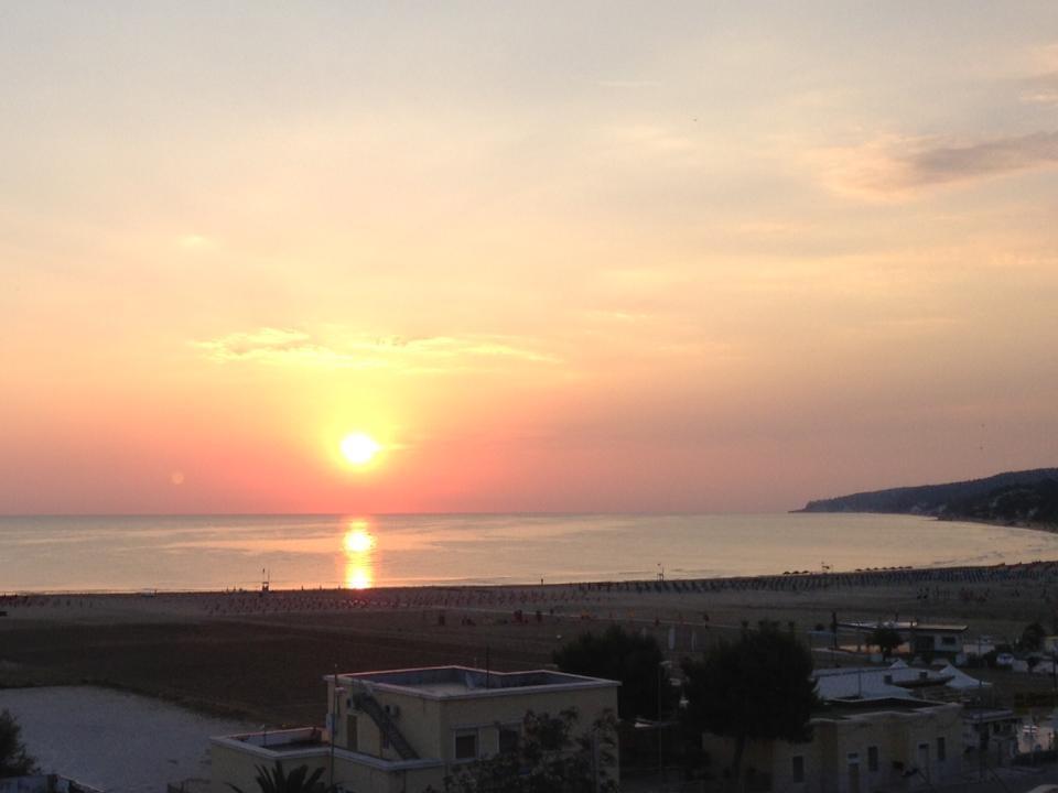 Hotel Borgo Marina Rodi Garganico Bagian luar foto