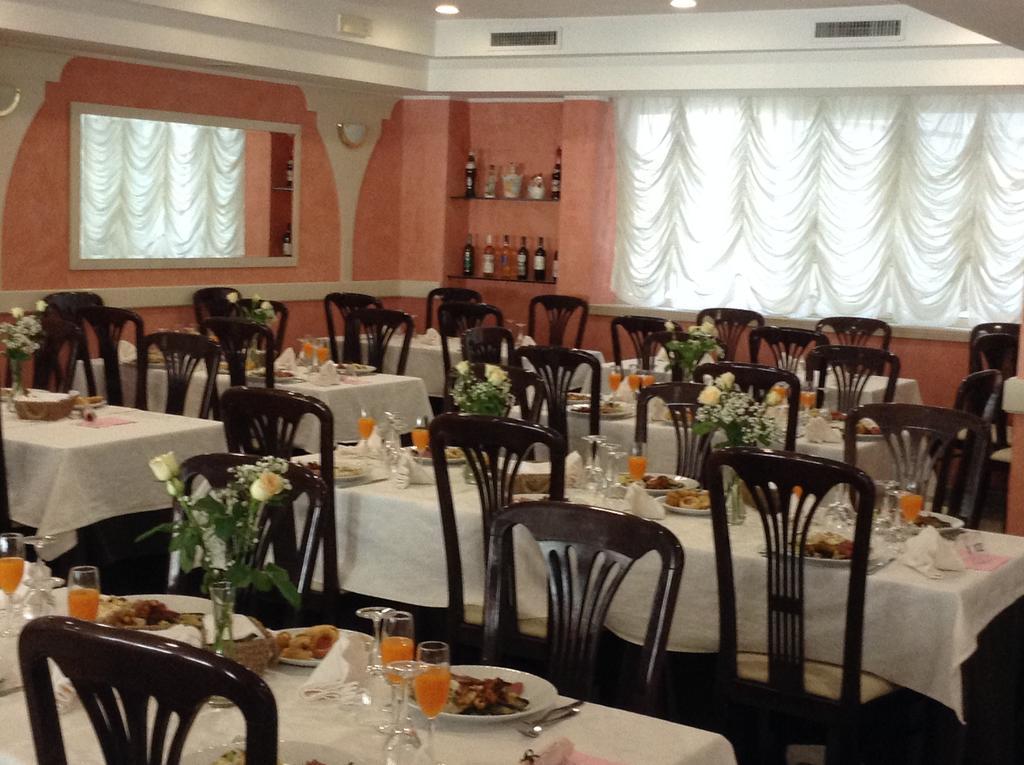 Hotel Borgo Marina Rodi Garganico Bagian luar foto