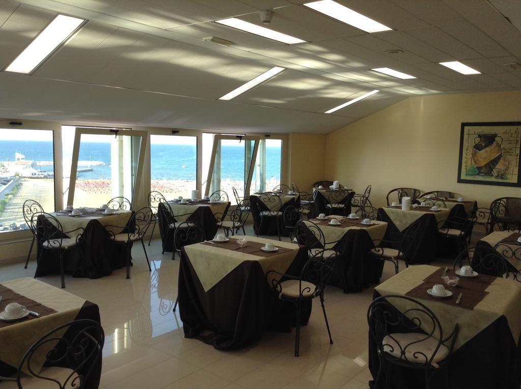 Hotel Borgo Marina Rodi Garganico Bagian luar foto