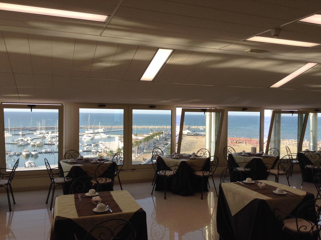 Hotel Borgo Marina Rodi Garganico Bagian luar foto