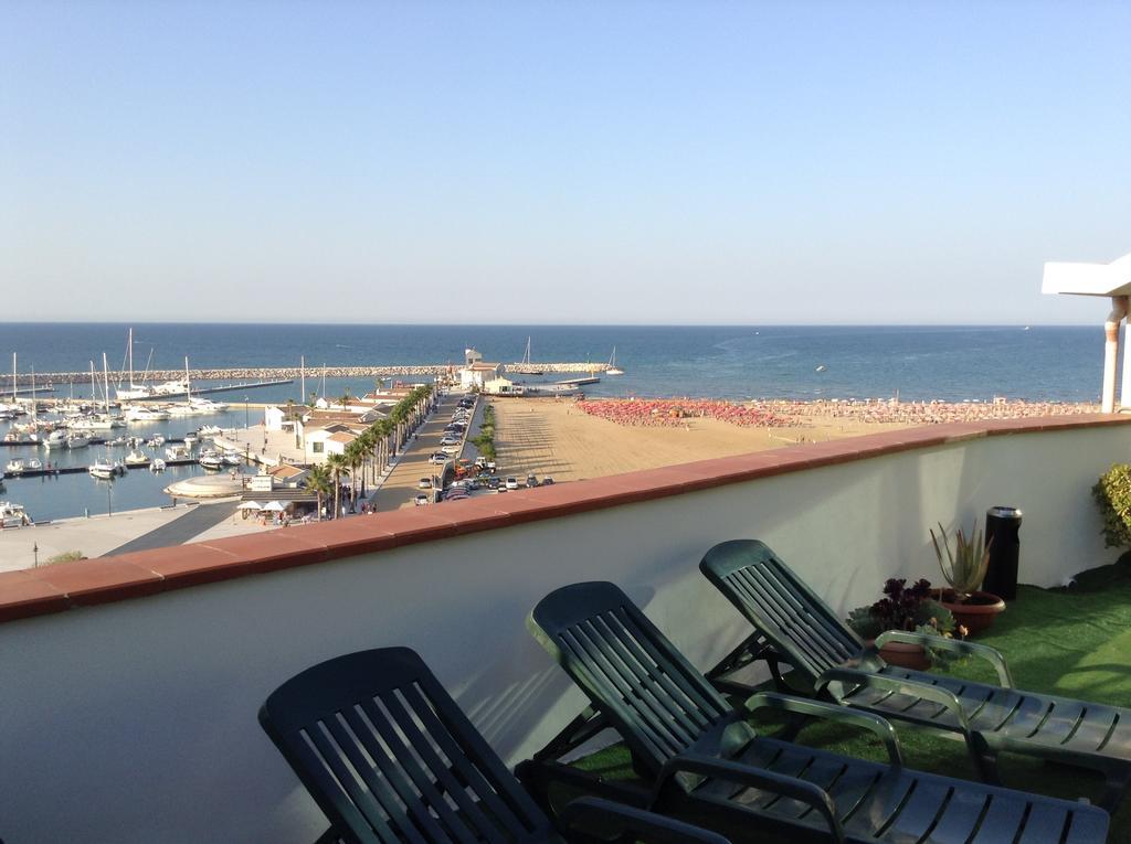 Hotel Borgo Marina Rodi Garganico Bagian luar foto