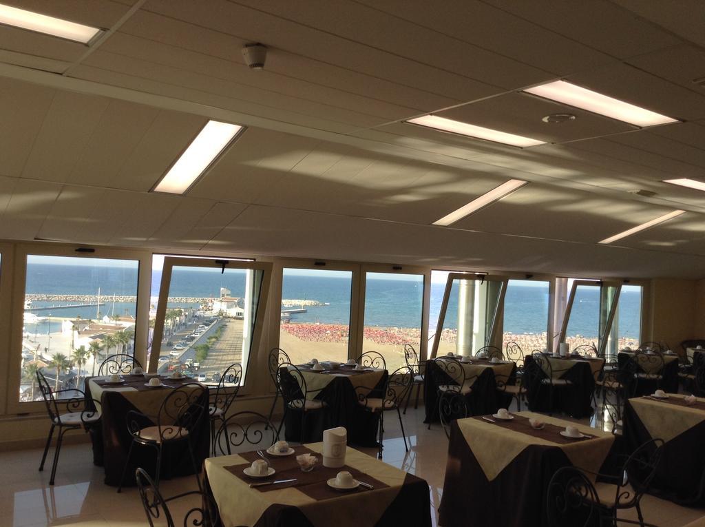 Hotel Borgo Marina Rodi Garganico Bagian luar foto