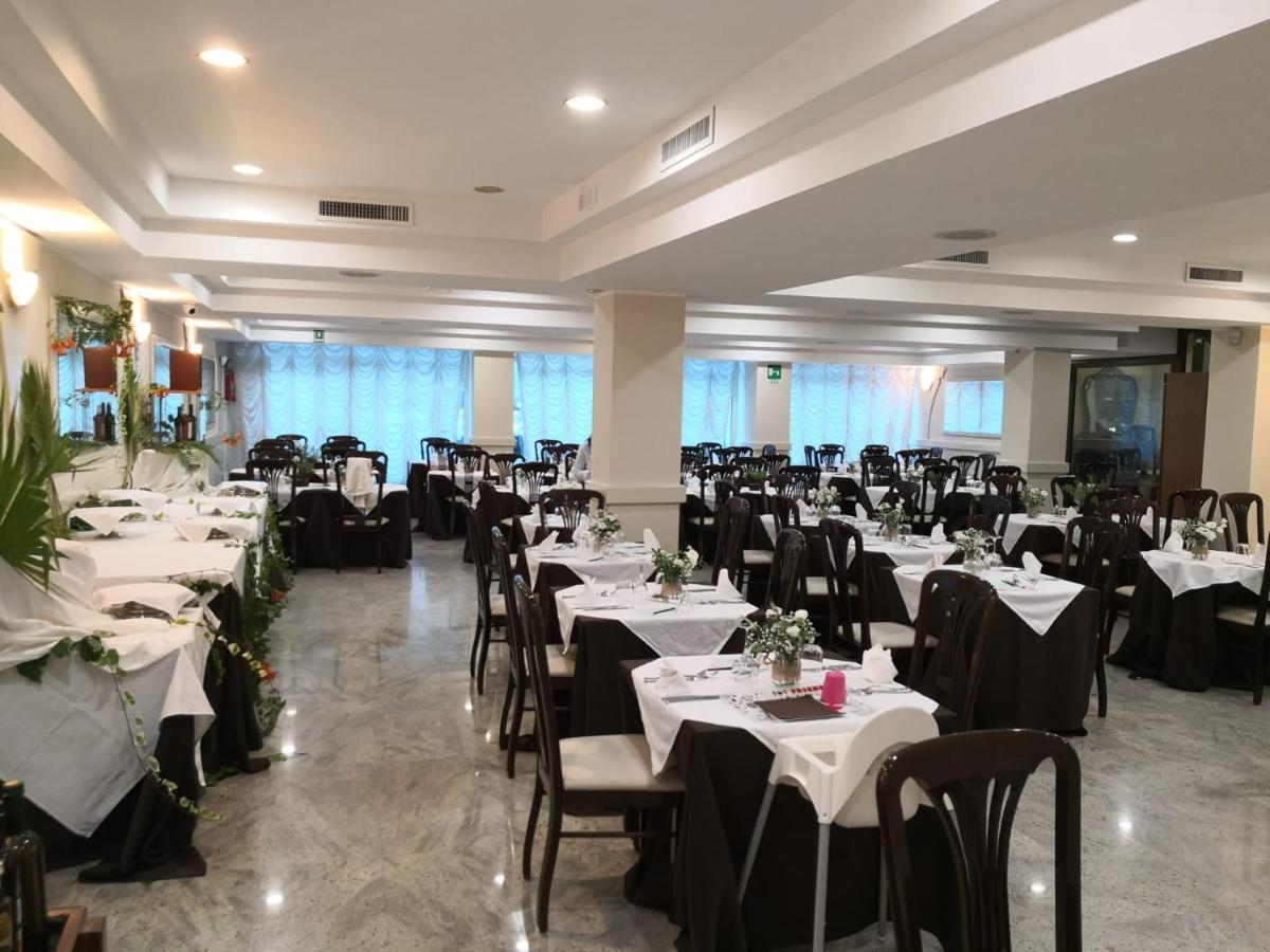 Hotel Borgo Marina Rodi Garganico Bagian luar foto