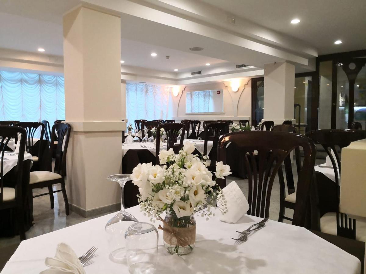 Hotel Borgo Marina Rodi Garganico Bagian luar foto